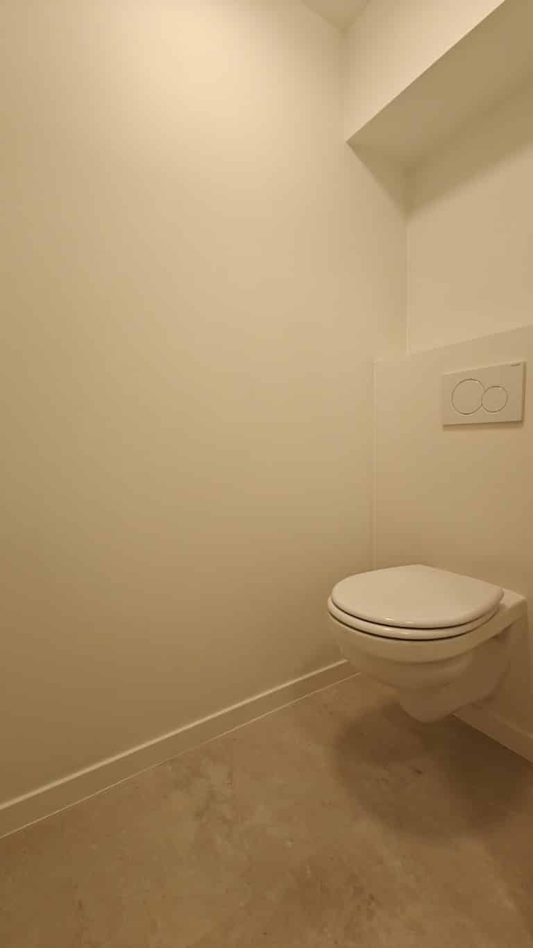 Apart toilet 2