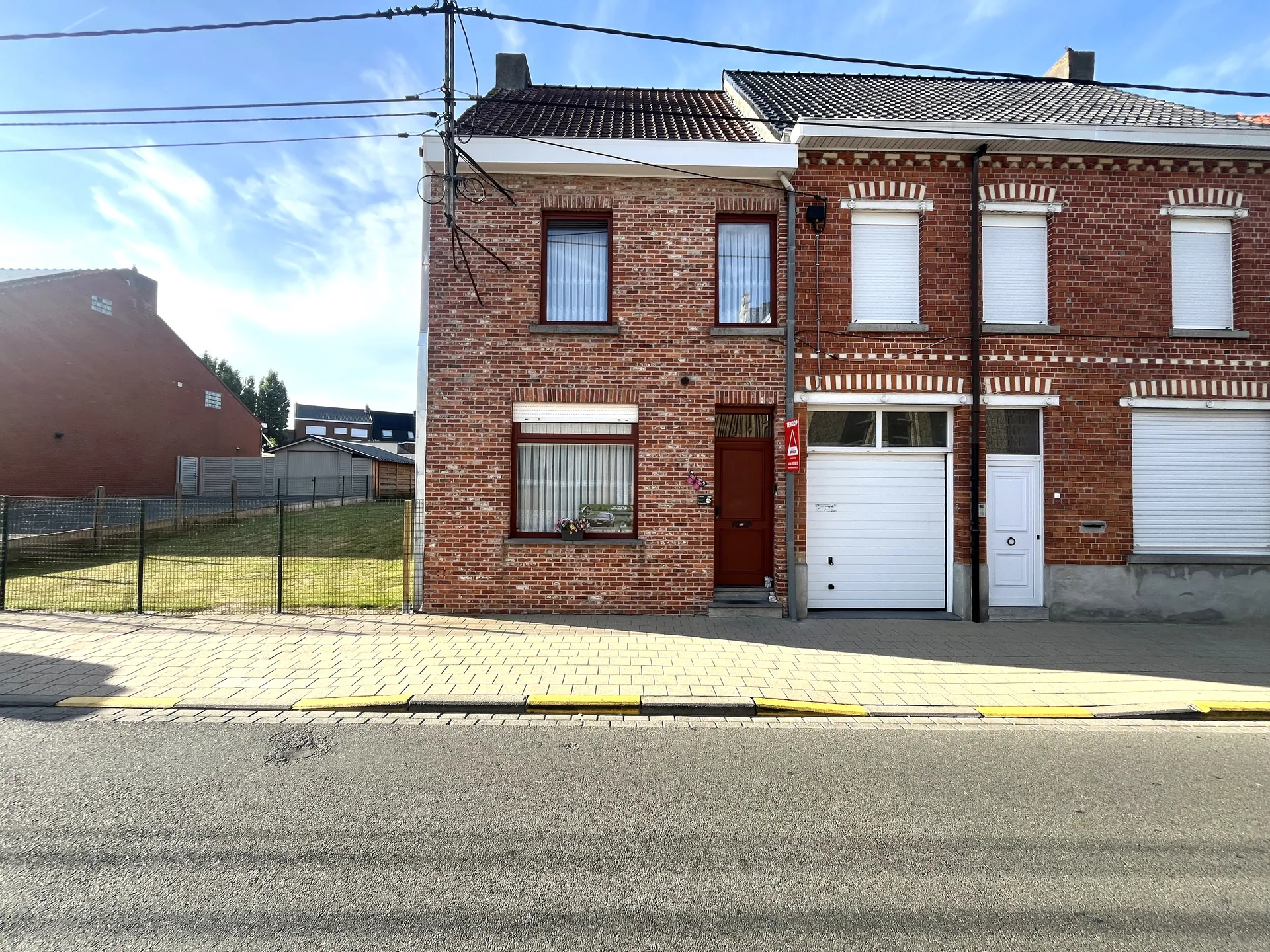 Moorslede – Halfopen gezinswoning met tuin en uitweg achteraan