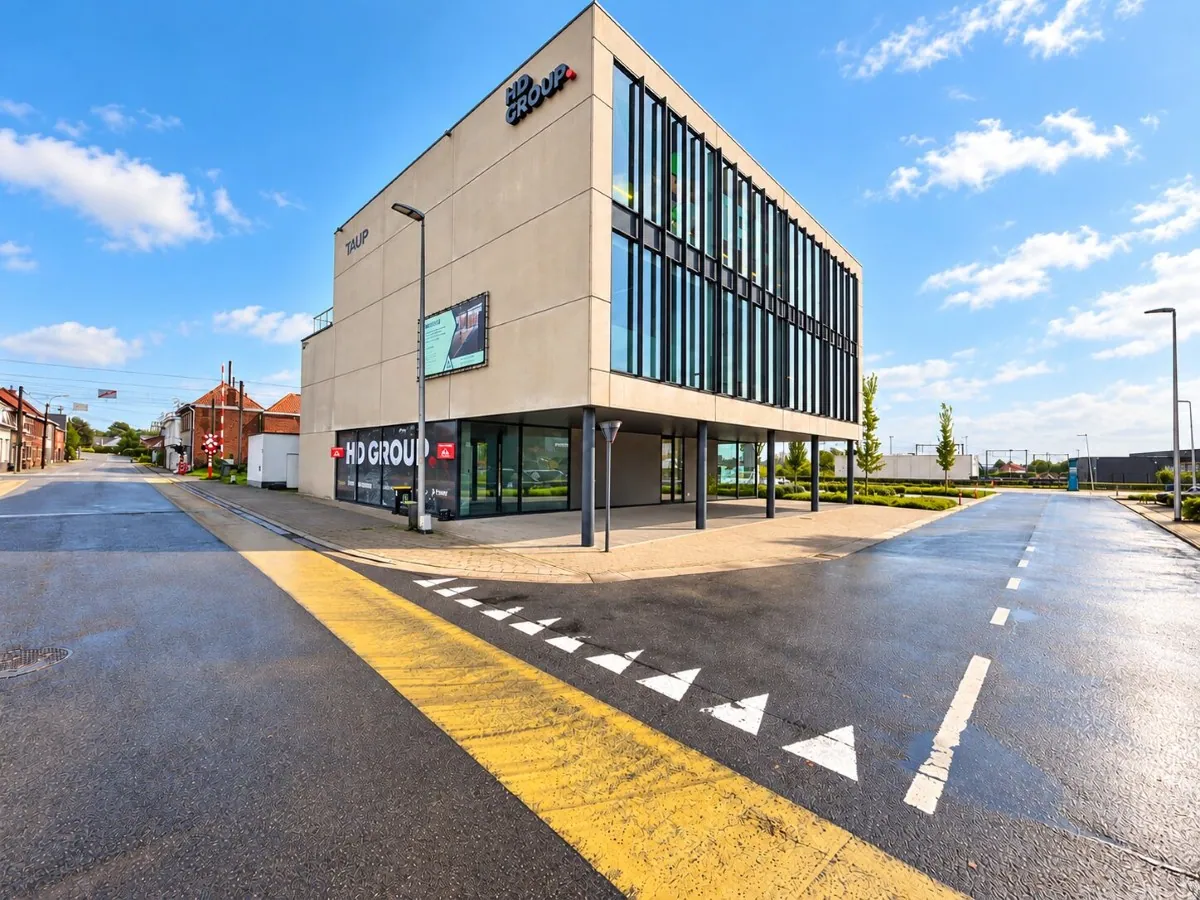 Lendelede – Handelspand van 254 m² met zonnepanelen